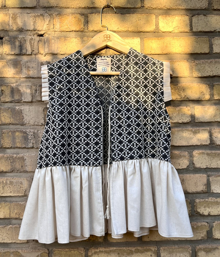 وست زنانه جین سوزن دوزی و لینن